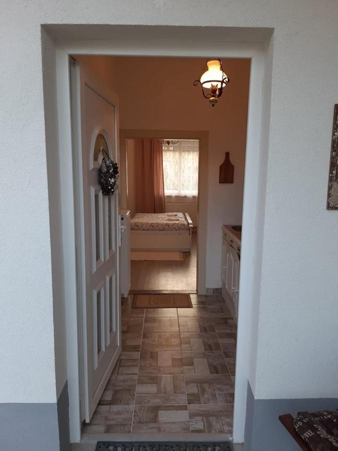 Edina Vintage Vendeghaz Lägenhet Mosonmagyaróvár Exteriör bild
