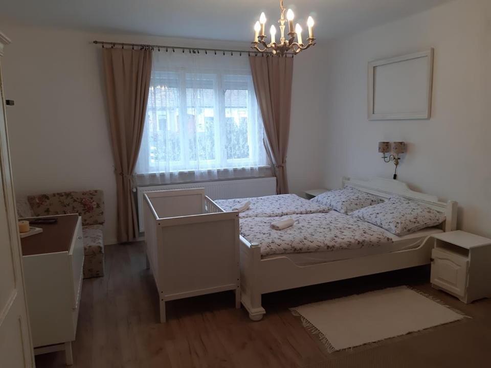 Edina Vintage Vendeghaz Lägenhet Mosonmagyaróvár Exteriör bild