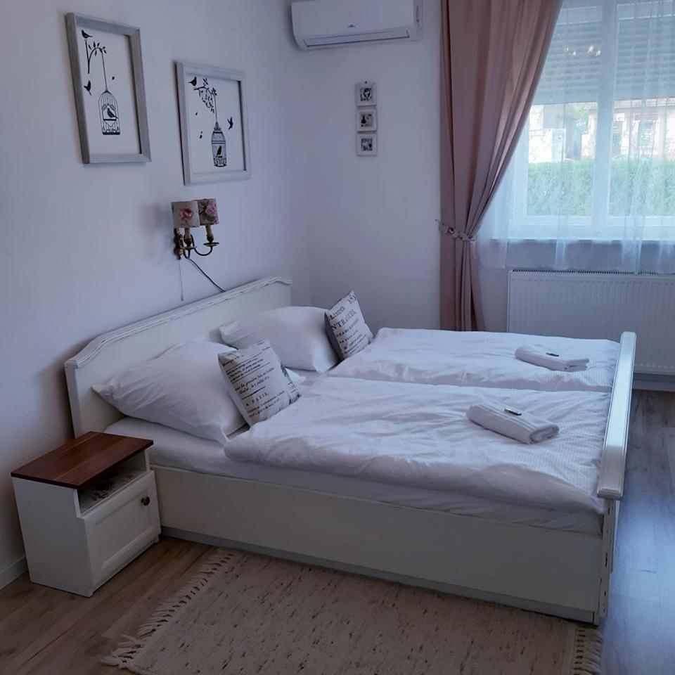 Edina Vintage Vendeghaz Lägenhet Mosonmagyaróvár Exteriör bild
